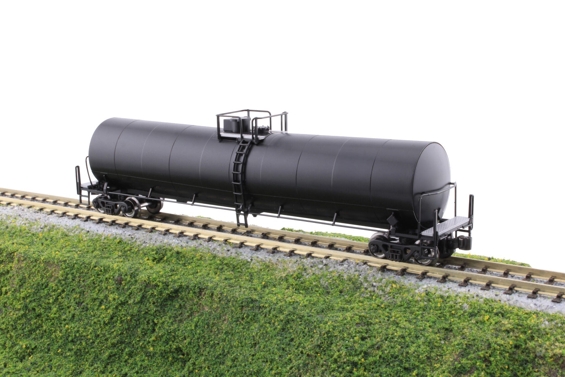 Kato N Scale Greenbrier 30,500 Gallon DOT-117 Tank Car 8-Car Set A GBRX - KAT1064801 | Fusion Scale Hobbies